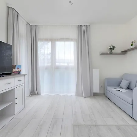 Bright In Cracow Center With Terrace, Desk And Bathtub By Renters Cracovia